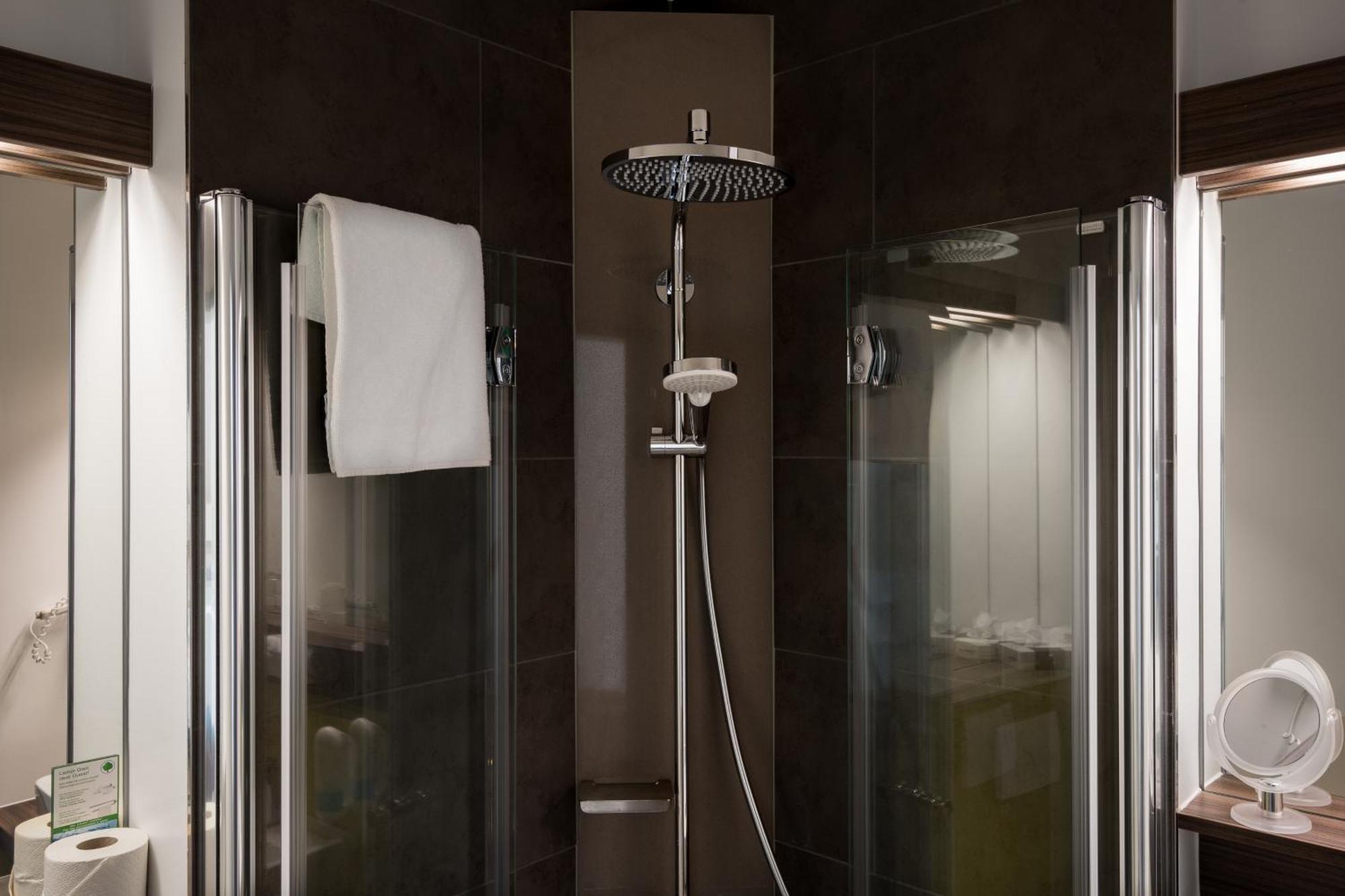 Radlon Fahrrad-Komfort-Hotel วาเริน ภายนอก รูปภาพ